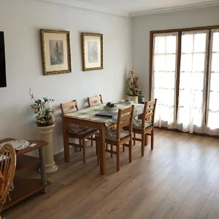 Valencia, Ideally Located 3bed-2bath Apart.few Mints Walk From Beach,pool,shop. Apartamento Port Saplaya