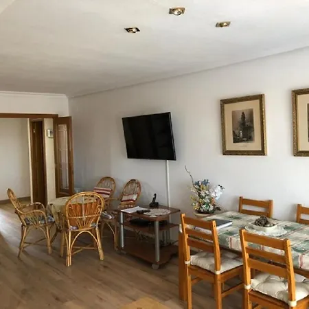 Valencia, Ideally Located 3bed-2bath Apart.few Mints Walk From Beach,pool,shop. Port Saplaya