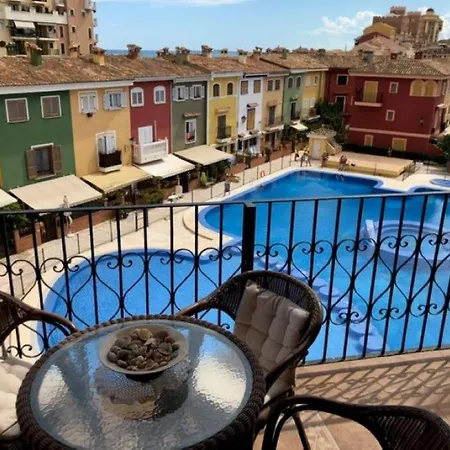 Valencia, Ideally Located 3bed-2bath Mints Walk From Beach,pool,shop