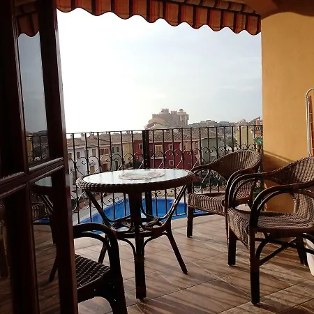 Apartment Valencia, Ideally Located 3bed-2bath Apart.few Mints Walk From Beach,pool,shop. Port Saplaya