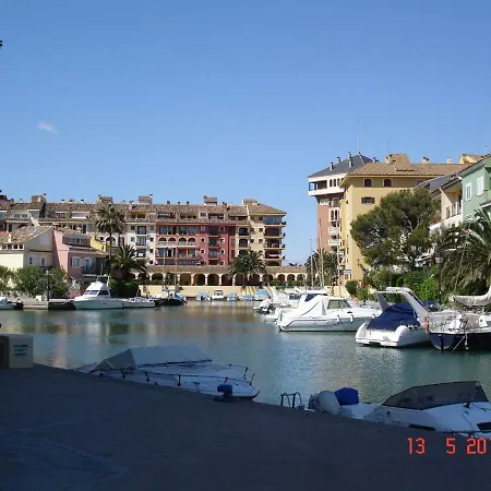 Valencia, Ideally Located 3bed-2bath Apart.few Mints Walk From Beach,pool,shop. *